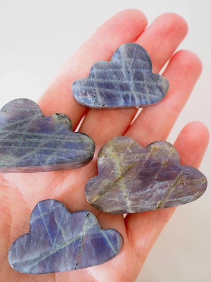 Labradorit Wolken Gravur .  Labradorite Cloud Carving ca. 3.5 -4.5 cm  - aus Madagascar . China