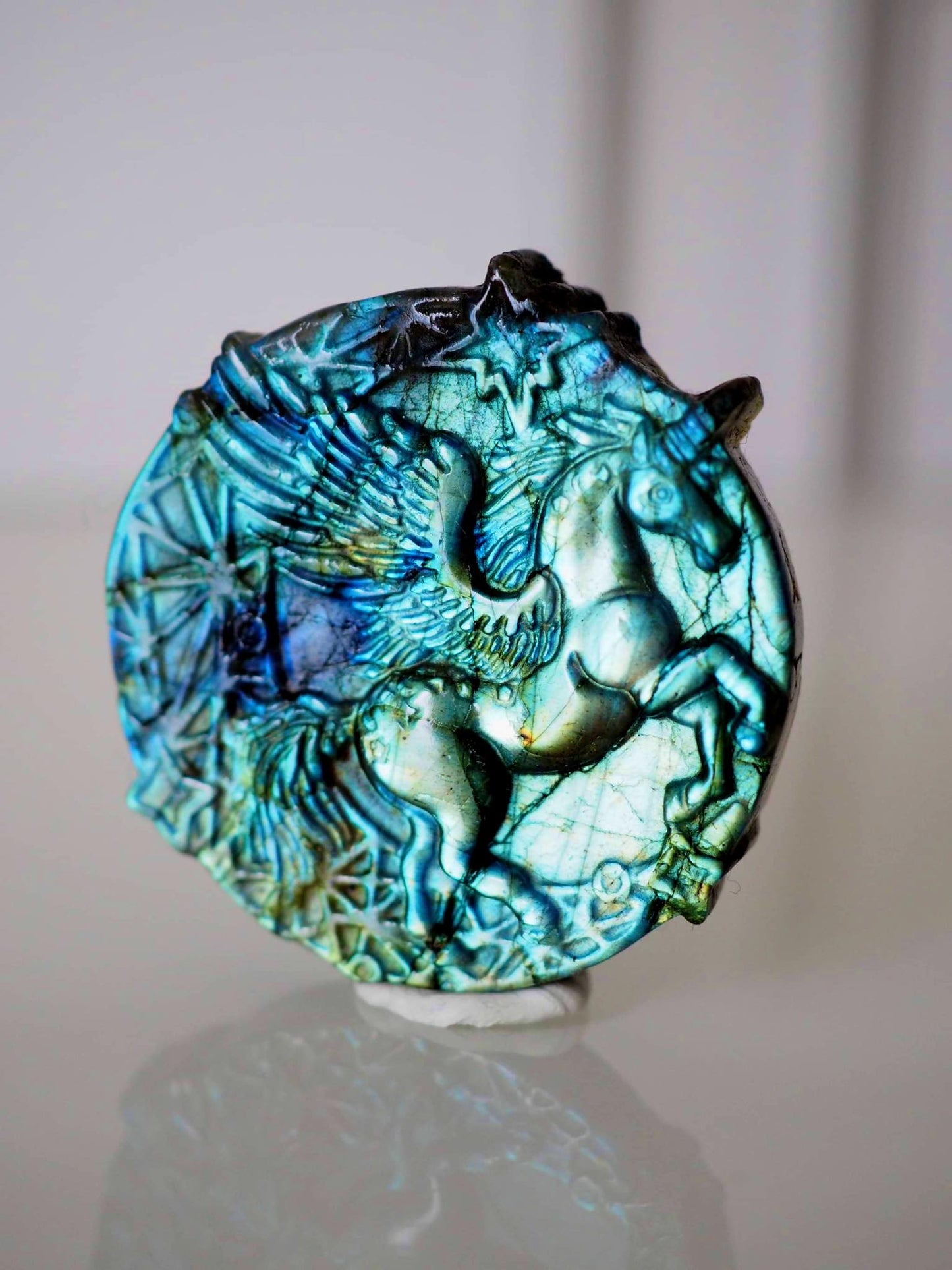 Blauer Labradorit Einhorn Gravur . Blue Labradorite Unicorn Carving ca. 4.5cm  - aus Madagascar . China