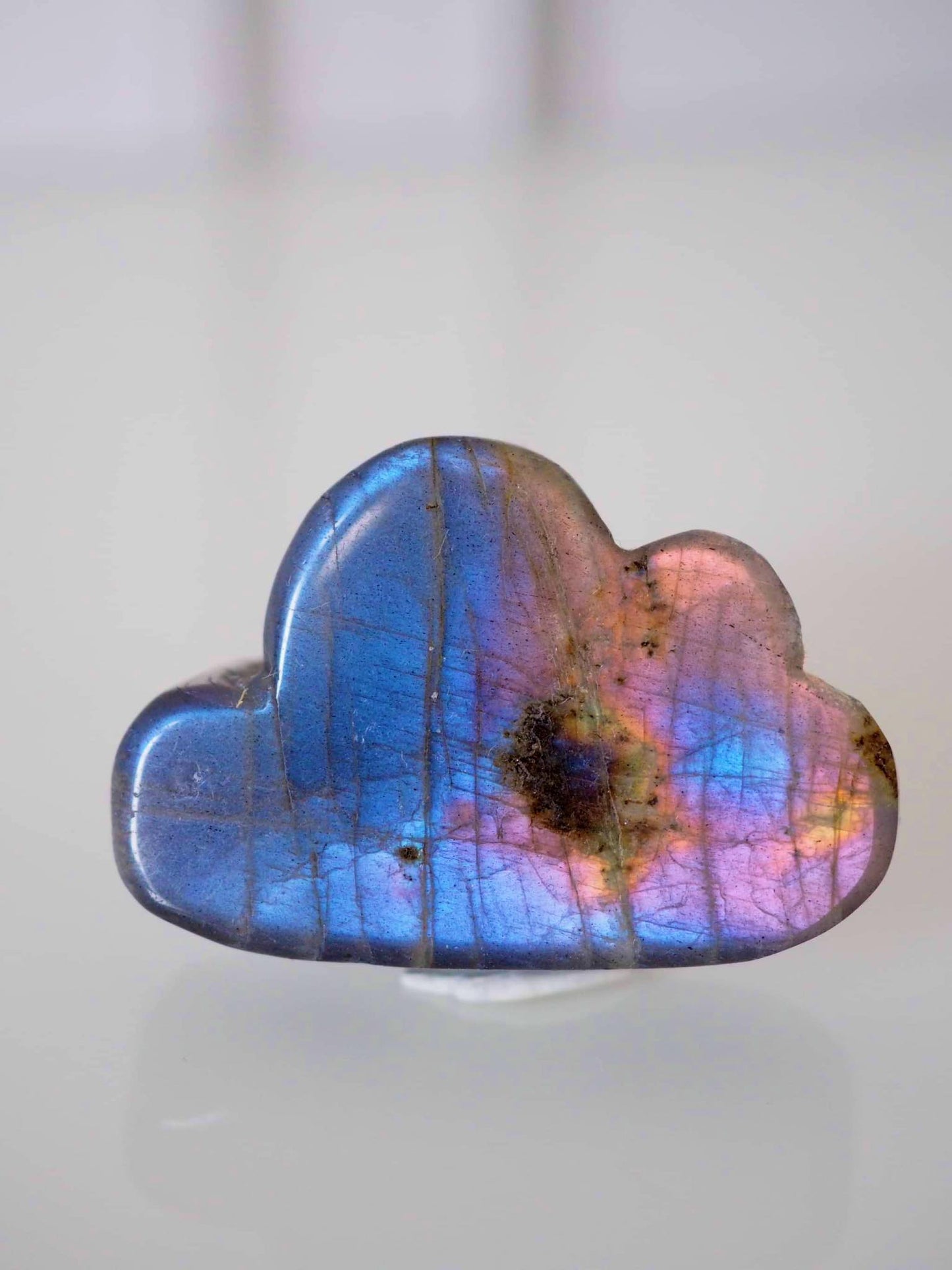 Labradorit Wolken Gravur .  Labradorite Cloud Carving ca. 3.5 -4.5 cm  - aus Madagascar . China