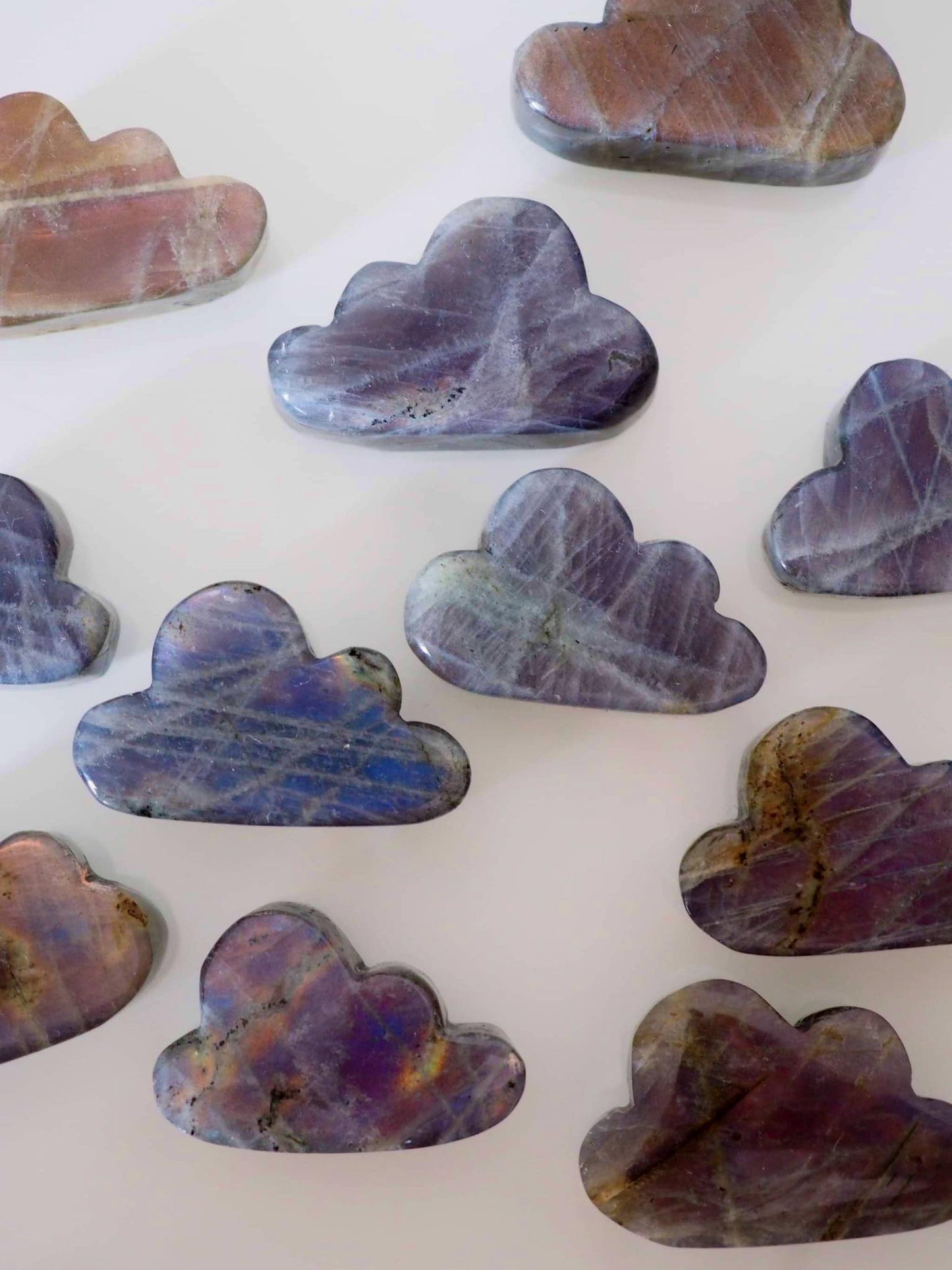 Labradorit Wolken Gravur .  Labradorite Cloud Carving ca. 3.5 -4.5 cm  - aus Madagascar . China