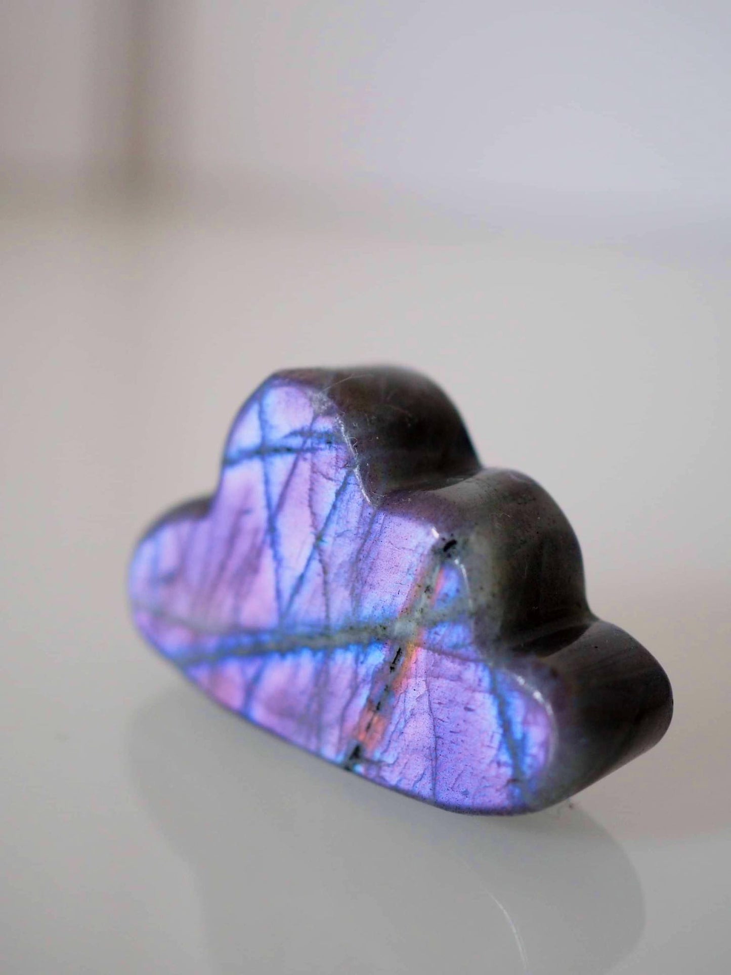 Labradorit Wolken Gravur .  Labradorite Cloud Carving ca. 3.5 -4.5 cm  - aus Madagascar . China