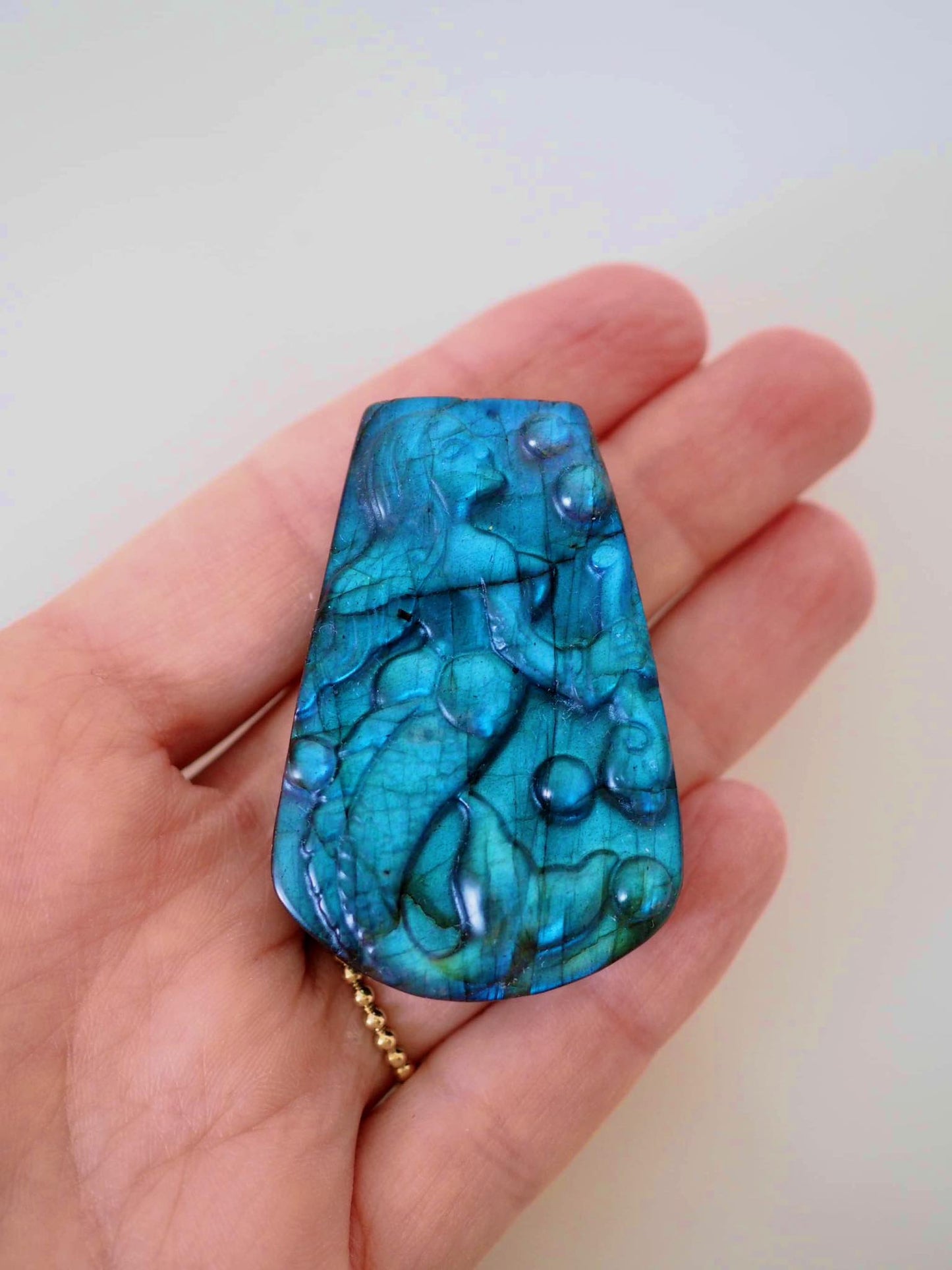 Blauer Labradorit Meerjungfrau Gravur . Blue Labradorite Mermaid Carving ca. 5 - 5.5cm  - aus Madagascar . China