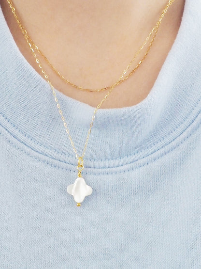 Perlmutt Kleeblatt Charm 925 Sterlingsilber vergoldet