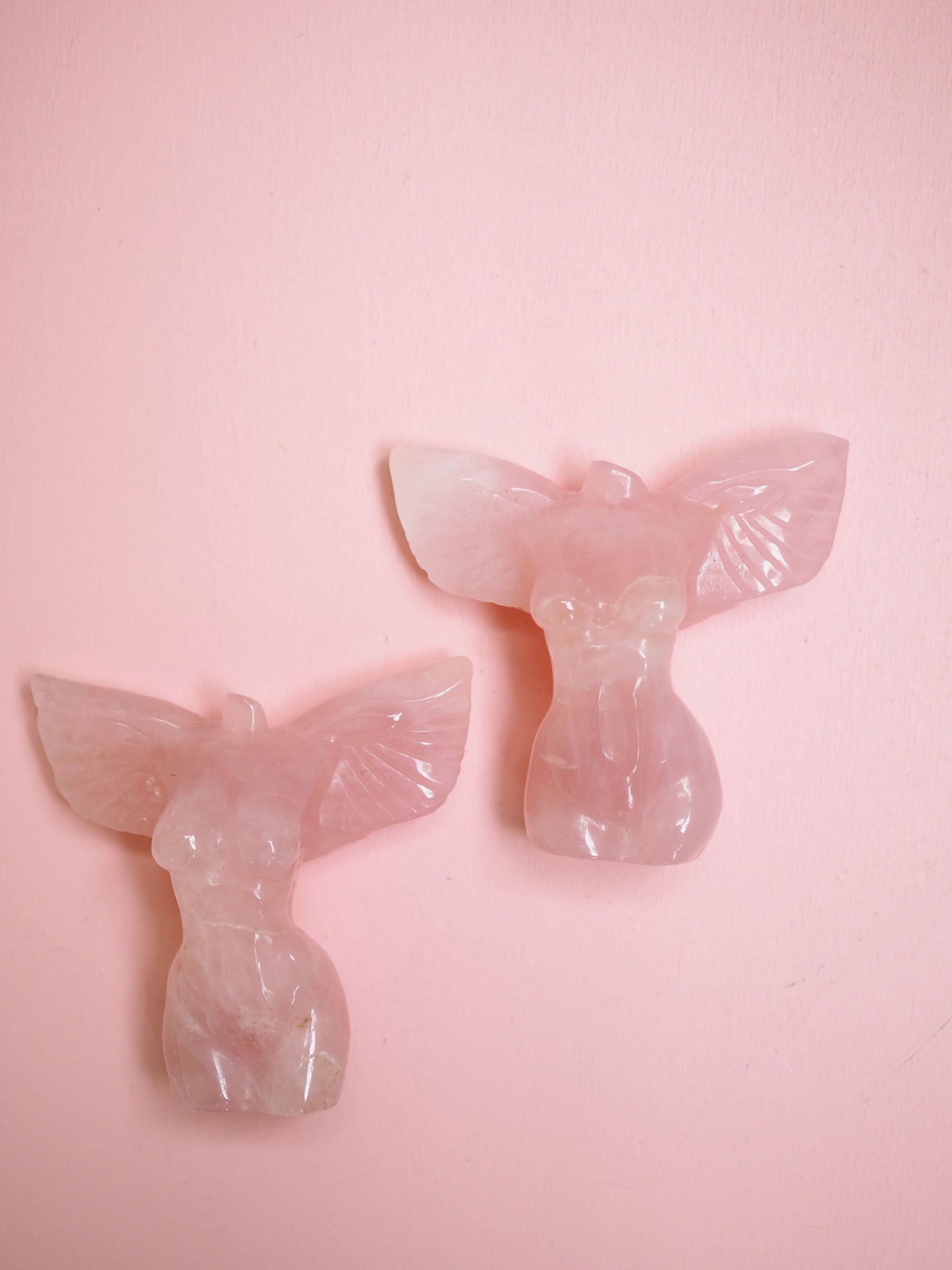 Rosenquarz Goddes Body with Wings  6cm - Details Hand Carved