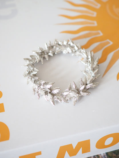 BLÄTTER MEDIUM Hochwertiger Metall Kugel Ständer . Halter . Sphere Stand  SILBER