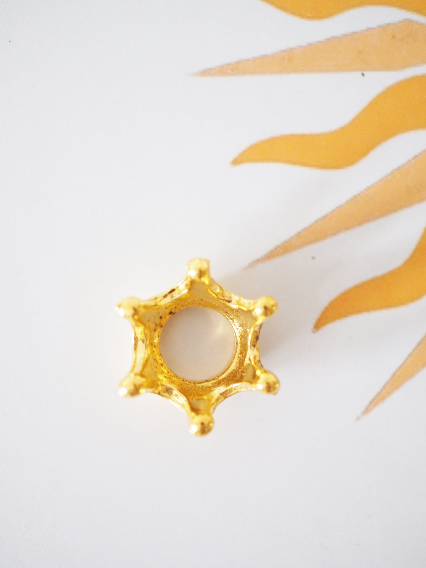 KRONE Hochwertiger Metall Mini Sphere Stand . Kugel Ständer . Halter in GOLD