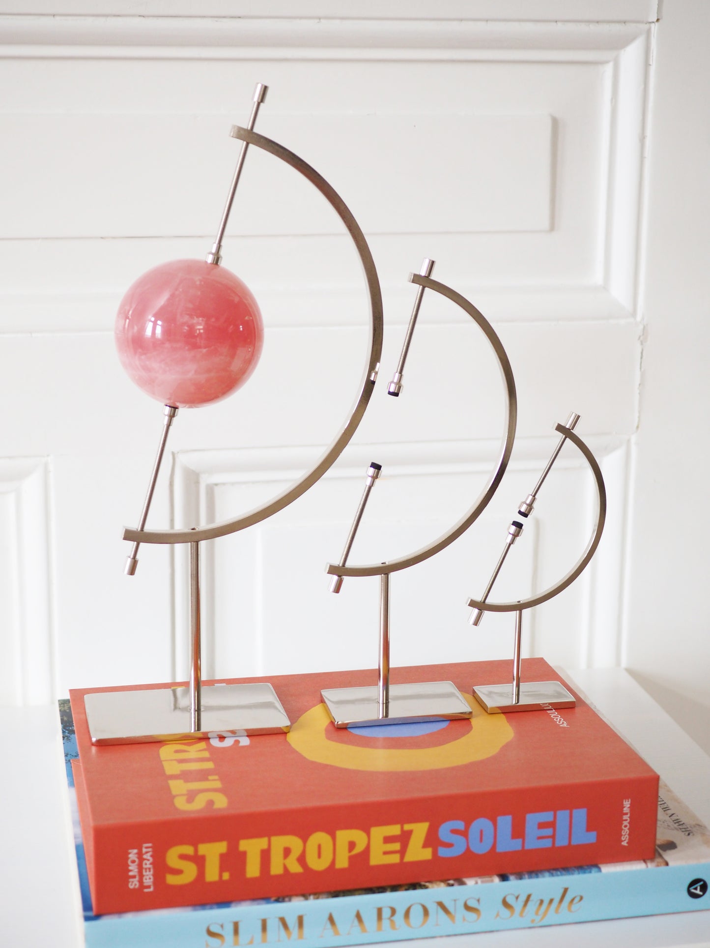 GLOBUS Hochwertiger Metall Kugel Ständer . Halter . Sphere Stand SILBER