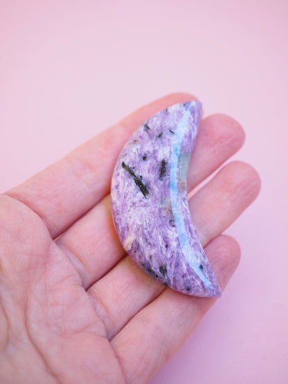 Charoite Moon -+6cm aus Russland - Hand Carved High Quality
