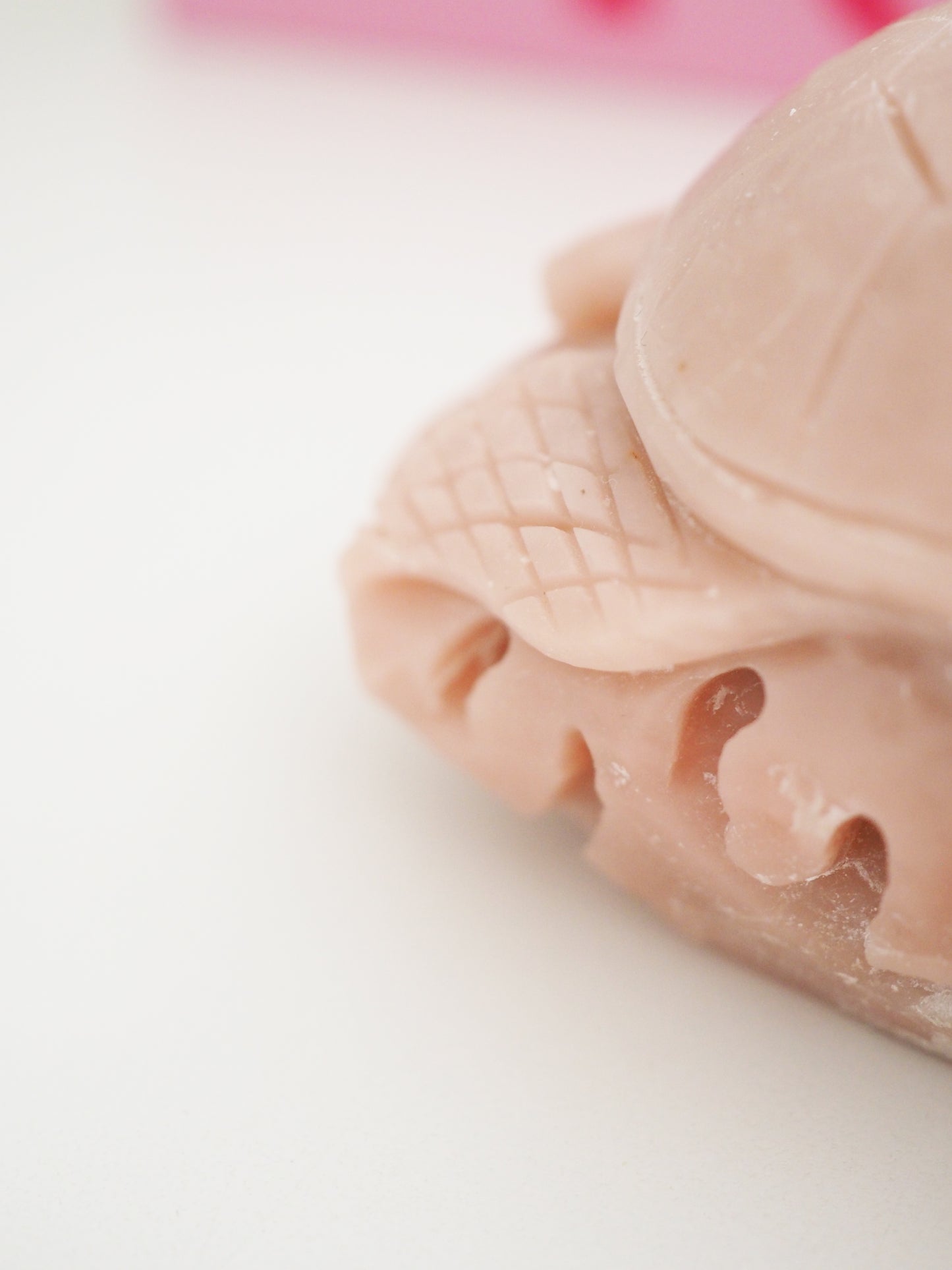 Wasser Schildkröte Dunkel Pinker Opal . Deep Pink Opal ca. 10 cm  460g - Hand Carved []