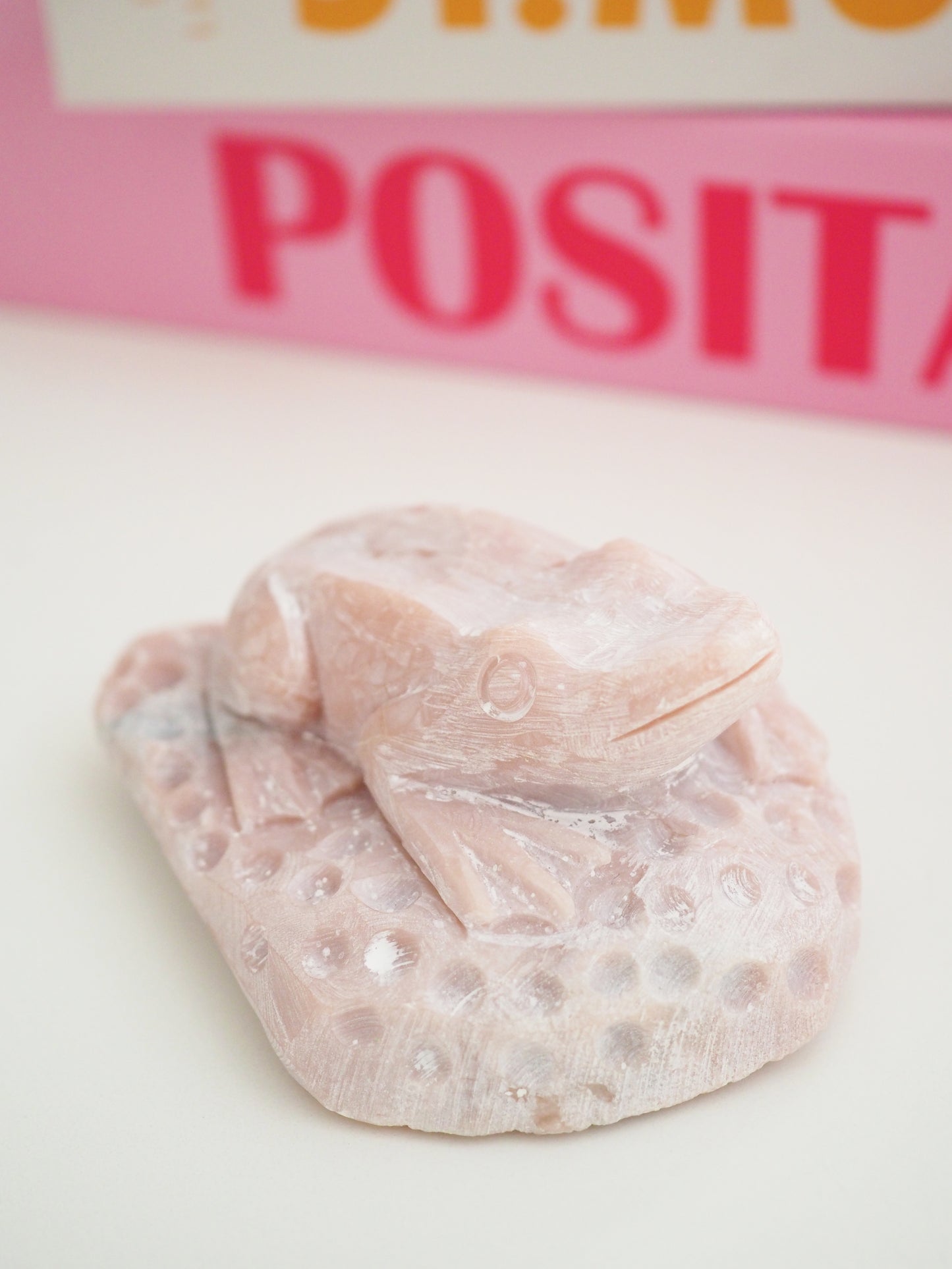 Frosch Dunkel Pinker Opal . Deep Pink Opal ca 9cm  - Hand Carved []