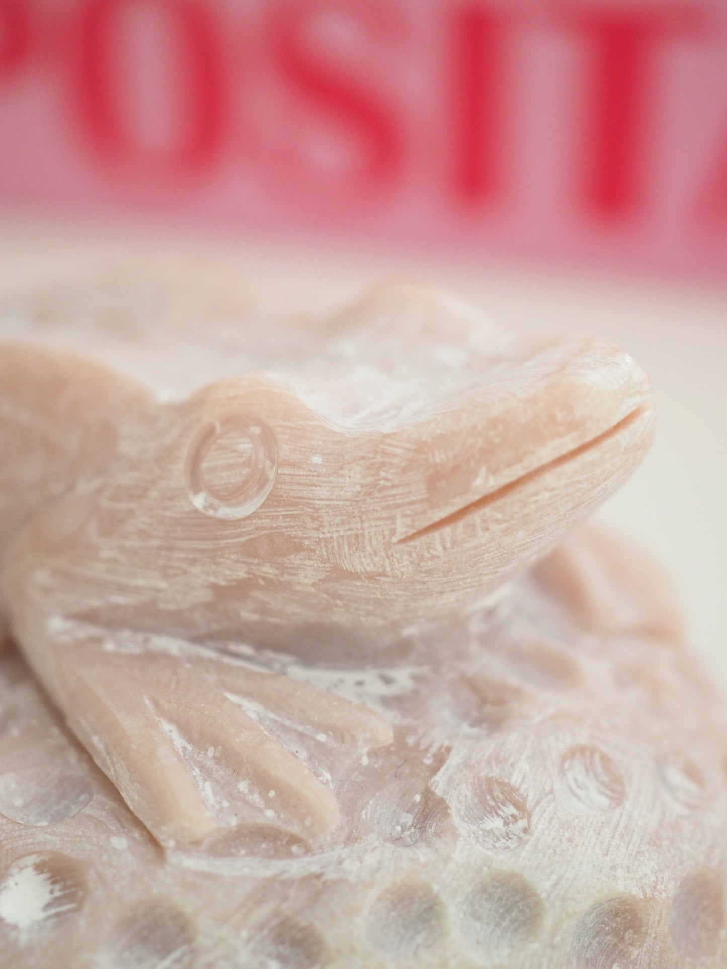 Frosch Dunkel Pinker Opal . Deep Pink Opal ca 9cm  - Hand Carved []