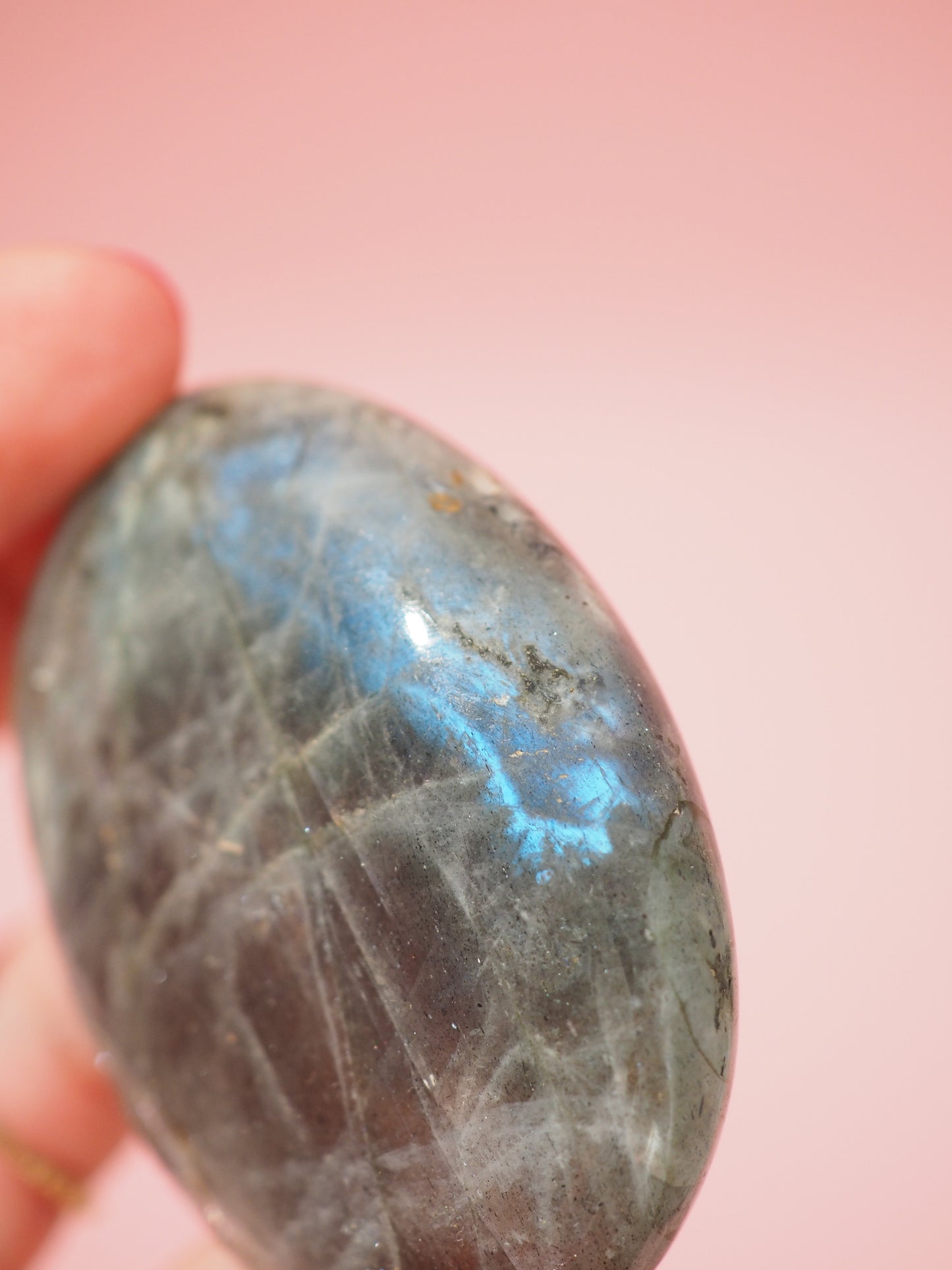 Silber Flashy Lila Labradorit Palmstone 6 cm  (85) - Aus Madagascar