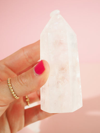 Weisser Calcit Spitze L mit Regenbögen .  White Calcite big Point with Rainbows 9-11 cm - HIGH QUALITY