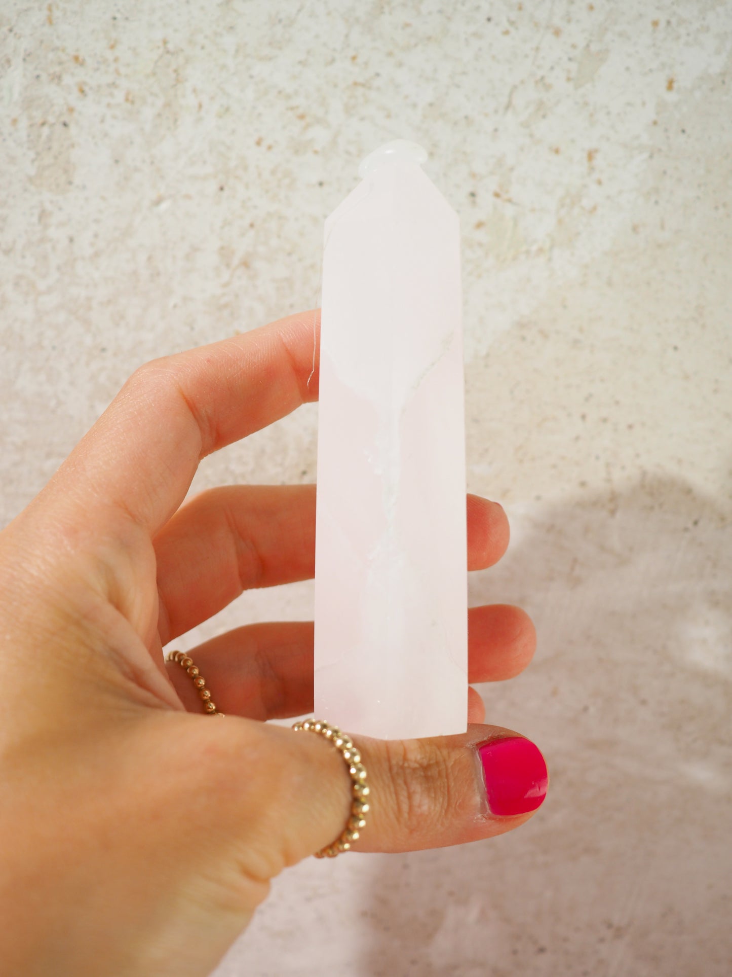 Mangano  Pinker Calcit Spitze / Pink Calcite Point ca. 8-9 cm - Handcarving UV REAKTIV