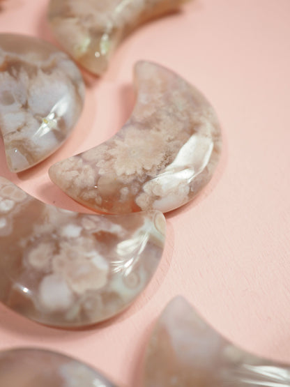 Flower Agate Mond aus Madagascar Carving. Handcarved - High Quality