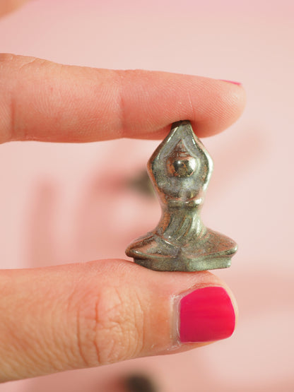 Pyrite Mini Yoga Godess 3.5 cm - Carving