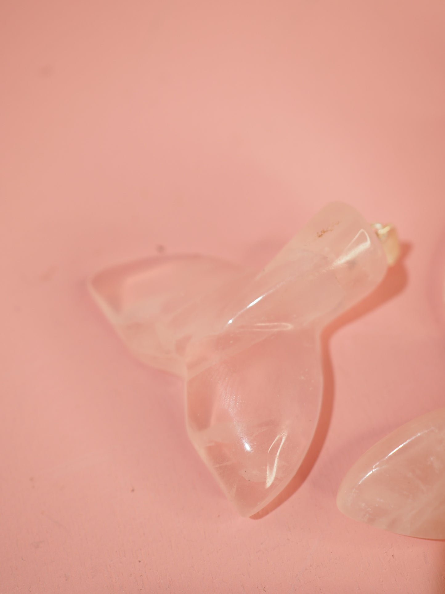 Rosenquarz Meerjungfrau Flosse Anhänger / Rosequartz Mermaid Tale Pendant   xx cm-  Handcarved - aus Brasilien