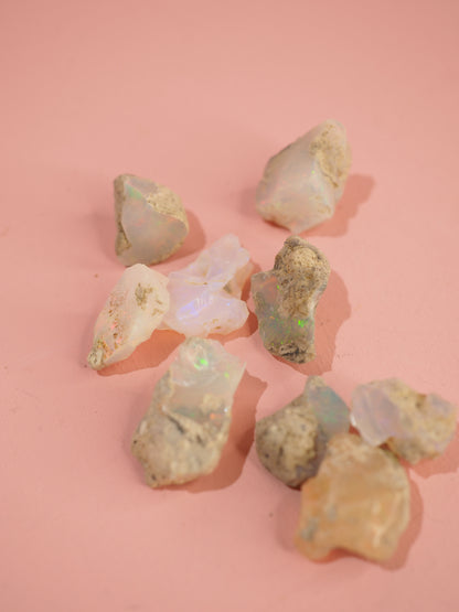 Welo Opal in Muttergestein 0.5 -1.8g - aus Äthiopien High Quality