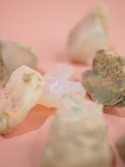 Welo Opal in Muttergestein 0.5 -1.8g - aus Äthiopien High Quality