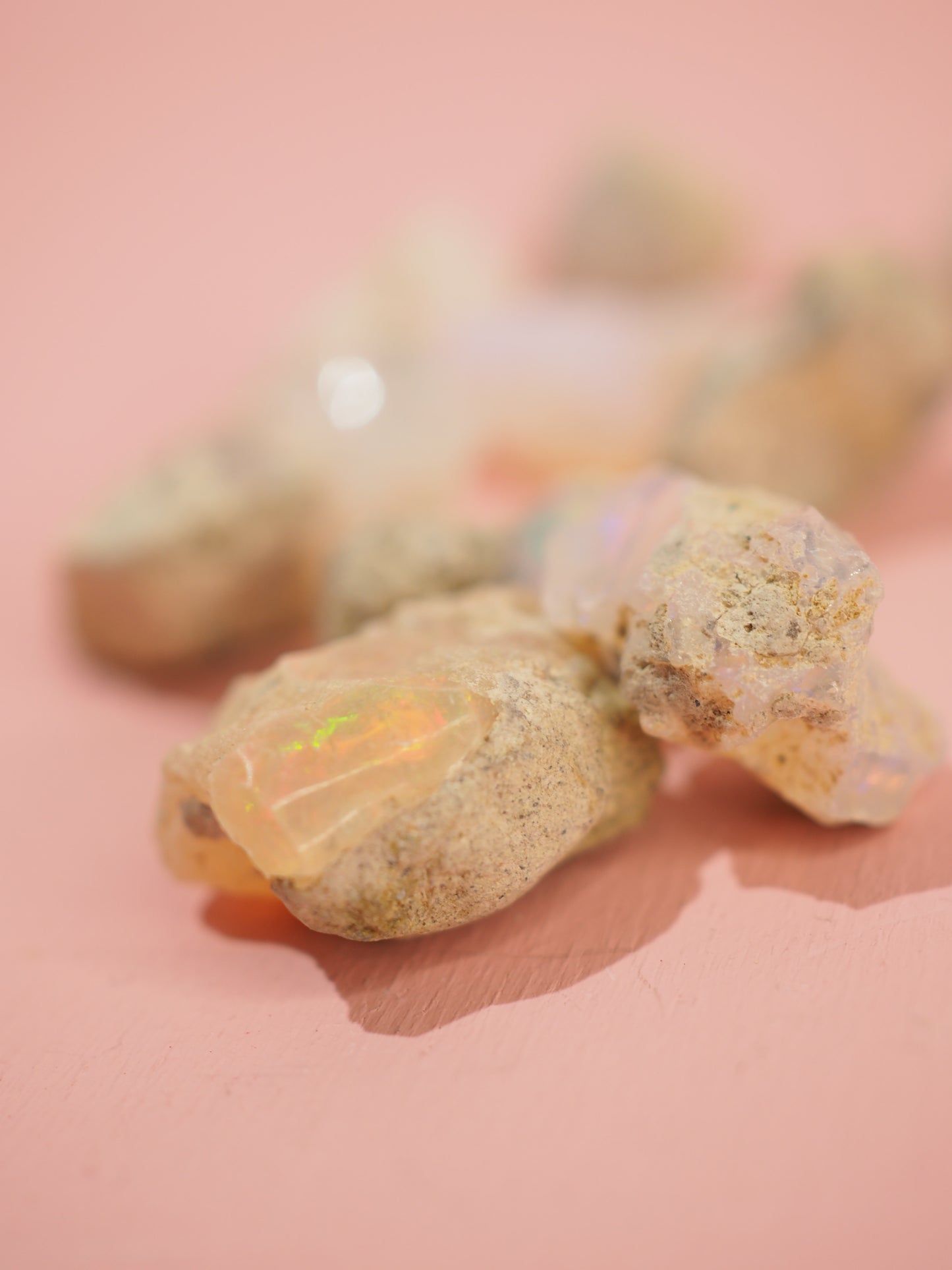 Welo Opal in Muttergestein 0.5 -1.8g - aus Äthiopien High Quality