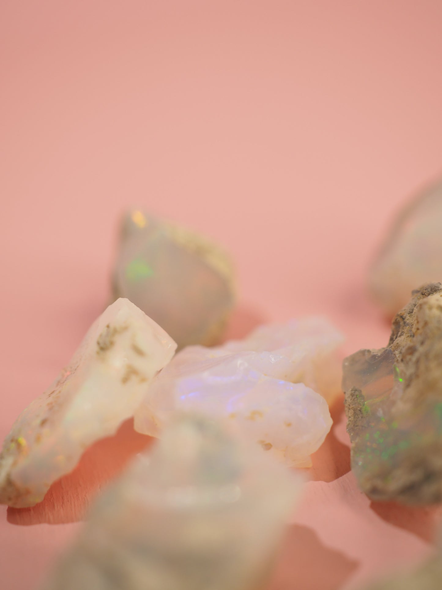 Welo Opal in Muttergestein 0.5 -1.8g - aus Äthiopien High Quality