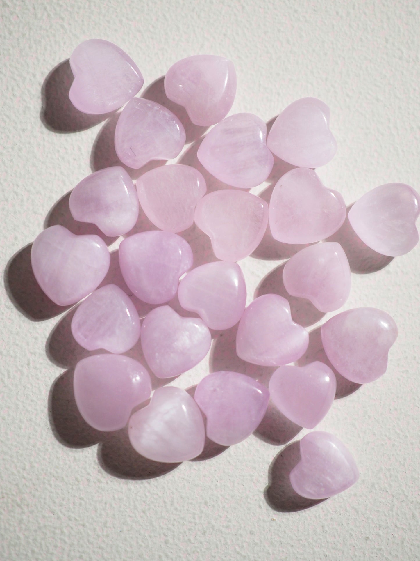Kunzit Mini Mini Herz . Kunzite Mini Mini Heart ca. 1 cm