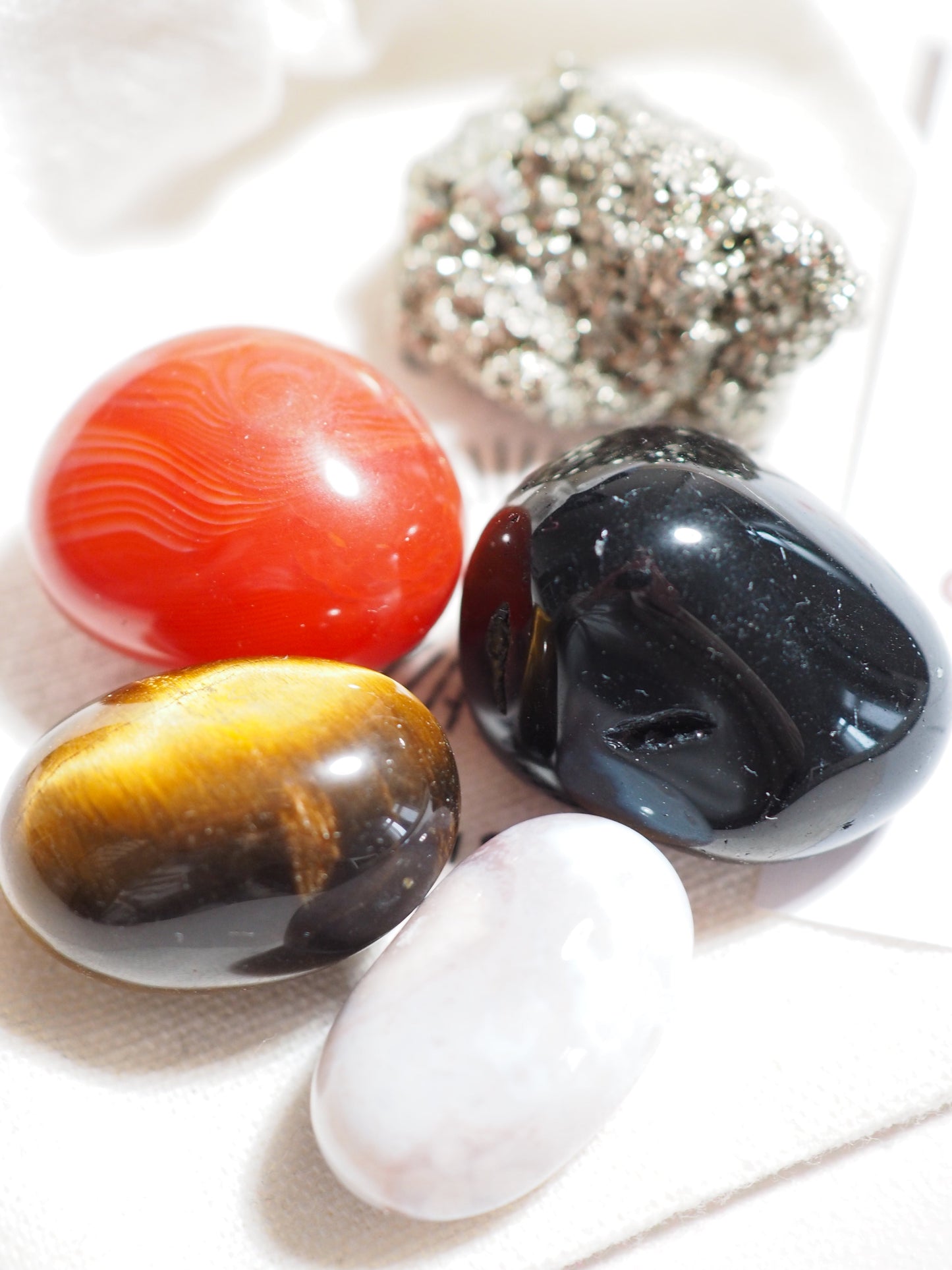 Kristall Set Motivation . CRYSTAL KIT MOTIVATION . Karneol . Pyrit . Tigerauge . Obsidian . Blumenachat