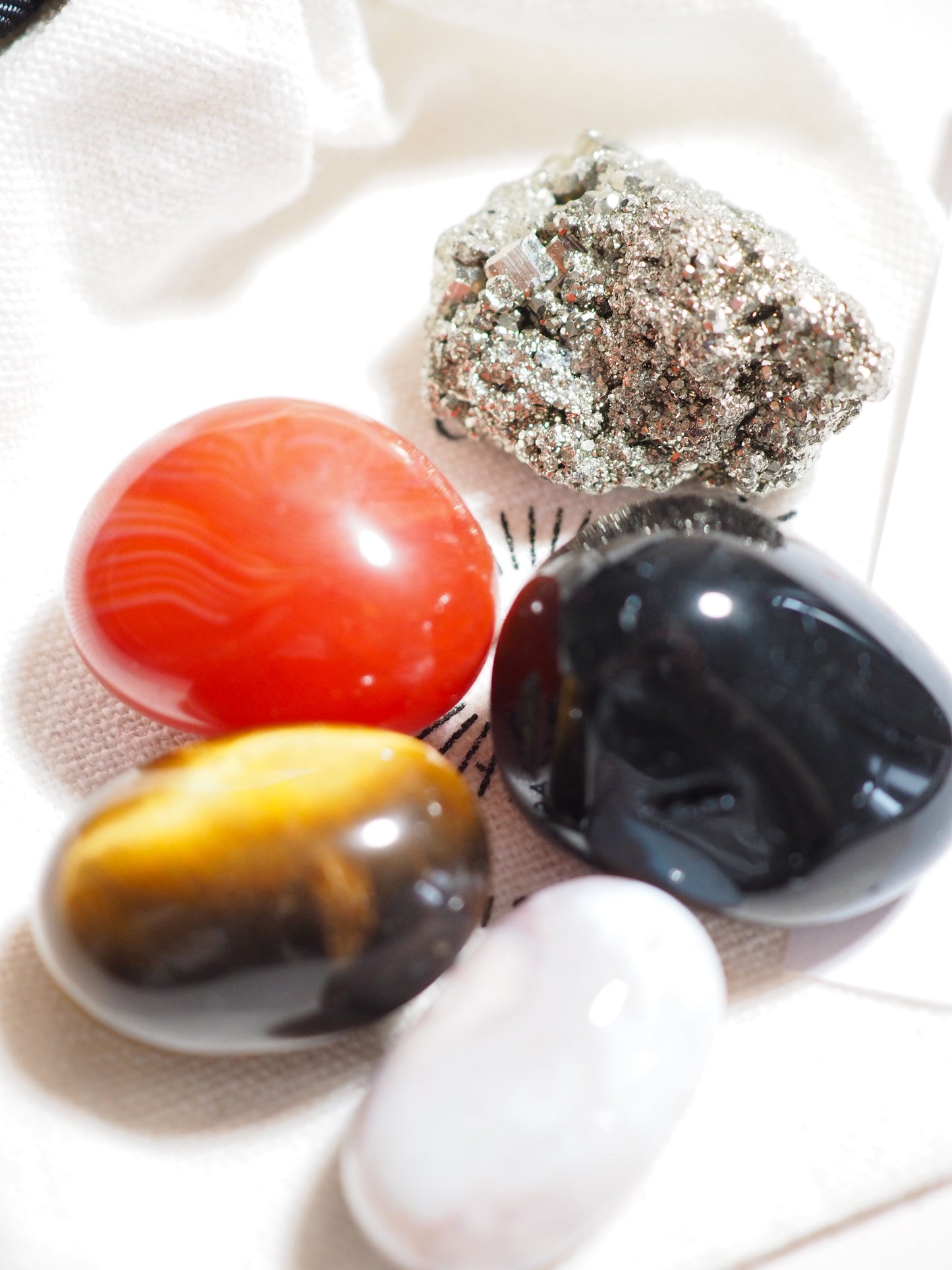 Kristall Set Motivation . CRYSTAL KIT MOTIVATION . Karneol . Pyrit . Tigerauge . Obsidian . Blumenachat
