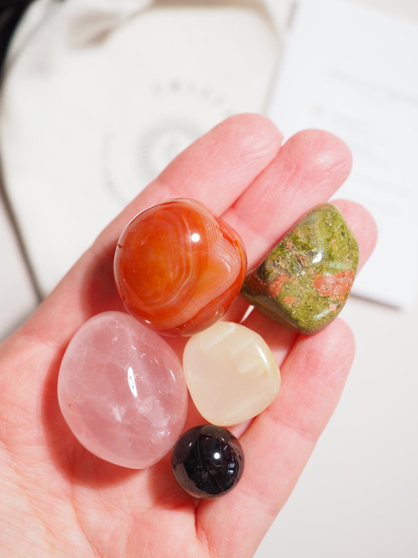 Kristall Set Fruchtbarkeit . CRYSTAL KIT FERTILITY . Mondstein. Rosenquarz . Unakite . Karneol . Granat