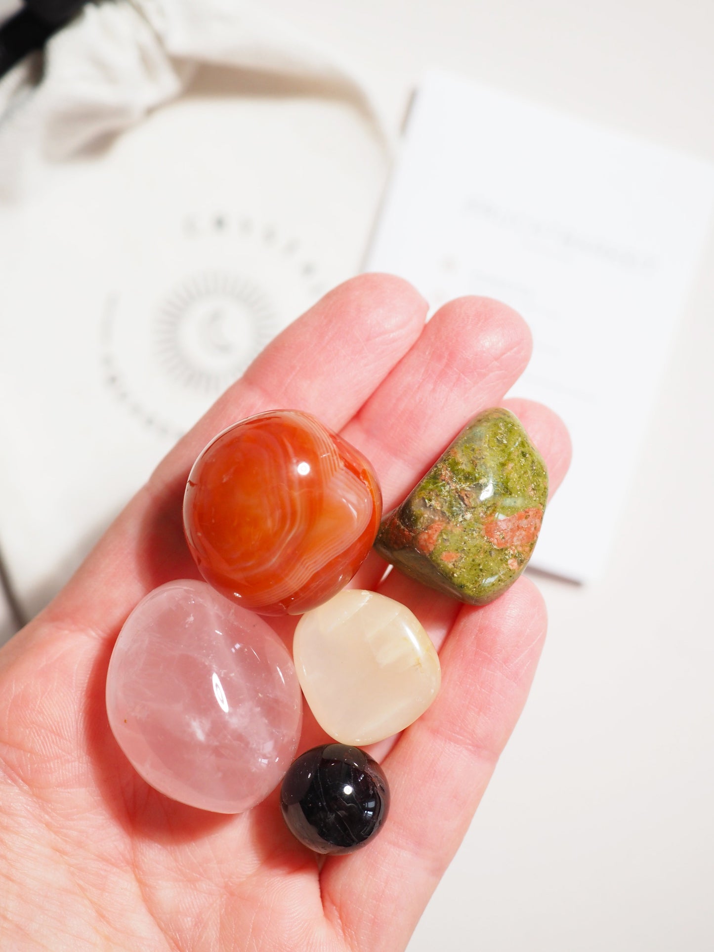 Kristall Set Fruchtbarkeit . CRYSTAL KIT FERTILITY . Mondstein. Rosenquarz . Unakite . Karneol . Granat
