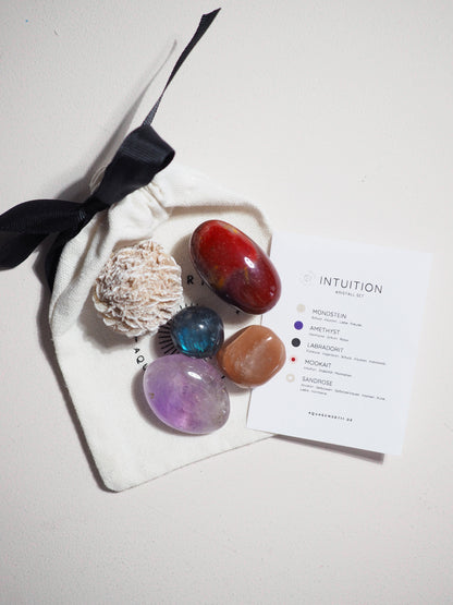Kristall Set Intuition . CRYSTAL KIT INTUITION . Mondstein . Amethyst . Labradorit . Mookait . Sandrose