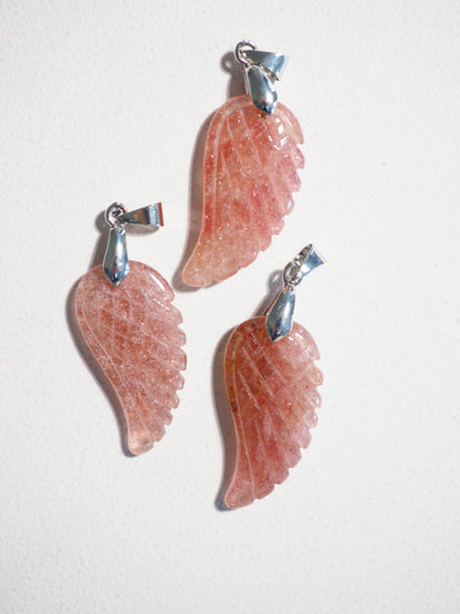 Erdbeer Quarz / Roter Aventurin Engel Flügel Anhänger . Strawberry Quartz / Red Aventurine  Angel Wing Pendant - aus Indien