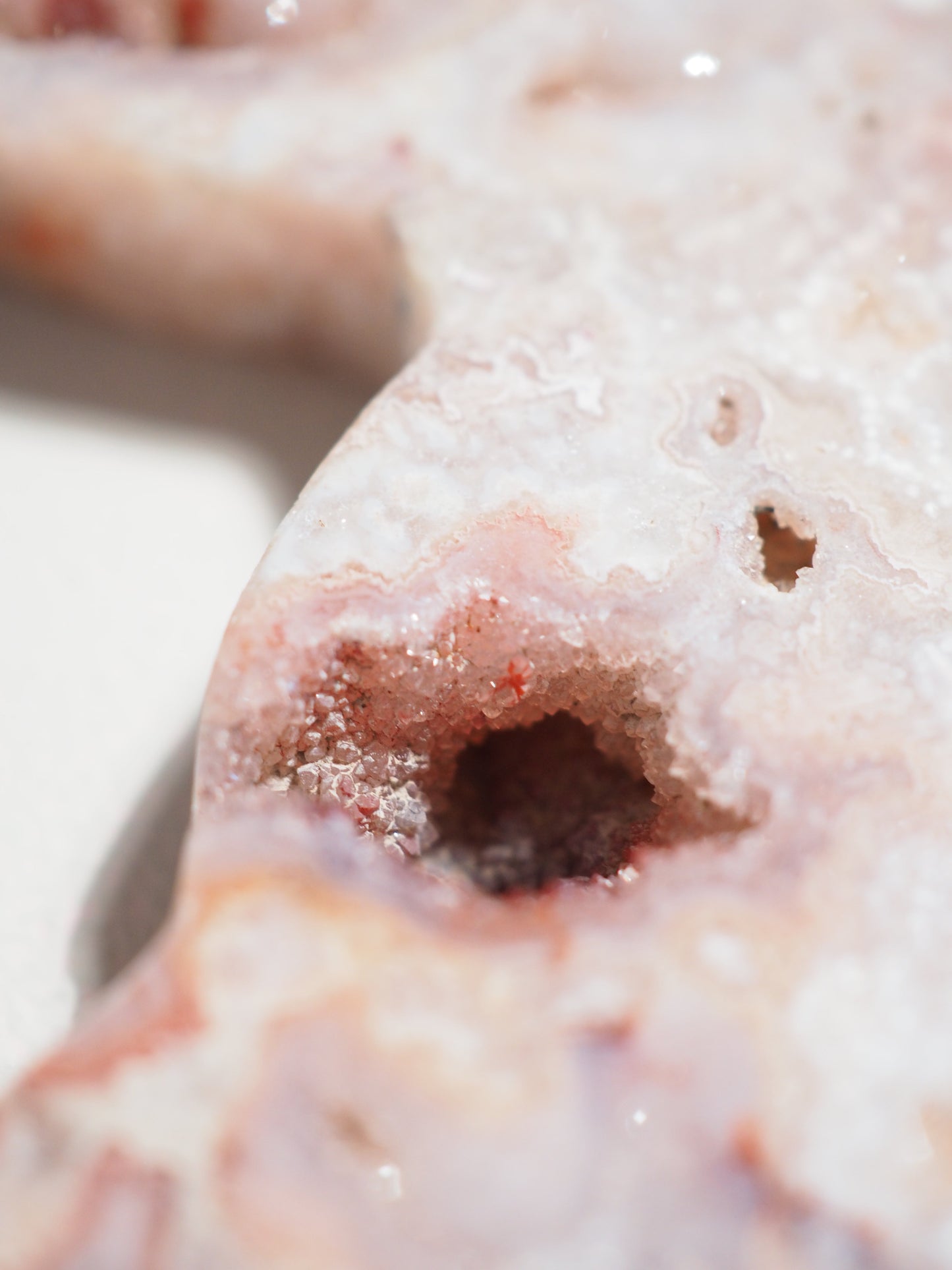 Druzy Pinker Verrückter Spitzen Achat Hase .  Druzy Crazy Lace Agate Bunny - aus Indonesien Handcarved HIGH QUALITY