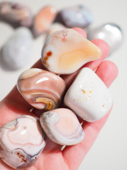 Rosa Pinker Botswana Achat Trommel Stein . Pink Botswana Agate Tumble 2.5 - 5 cm CHUNKY - aus Botswana HIGH QUALITY