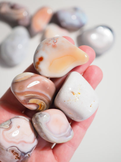 Rosa Pinker Botswana Achat Trommel Stein . Pink Botswana Agate Tumble 2.5 - 5 cm CHUNKY - aus Botswana HIGH QUALITY