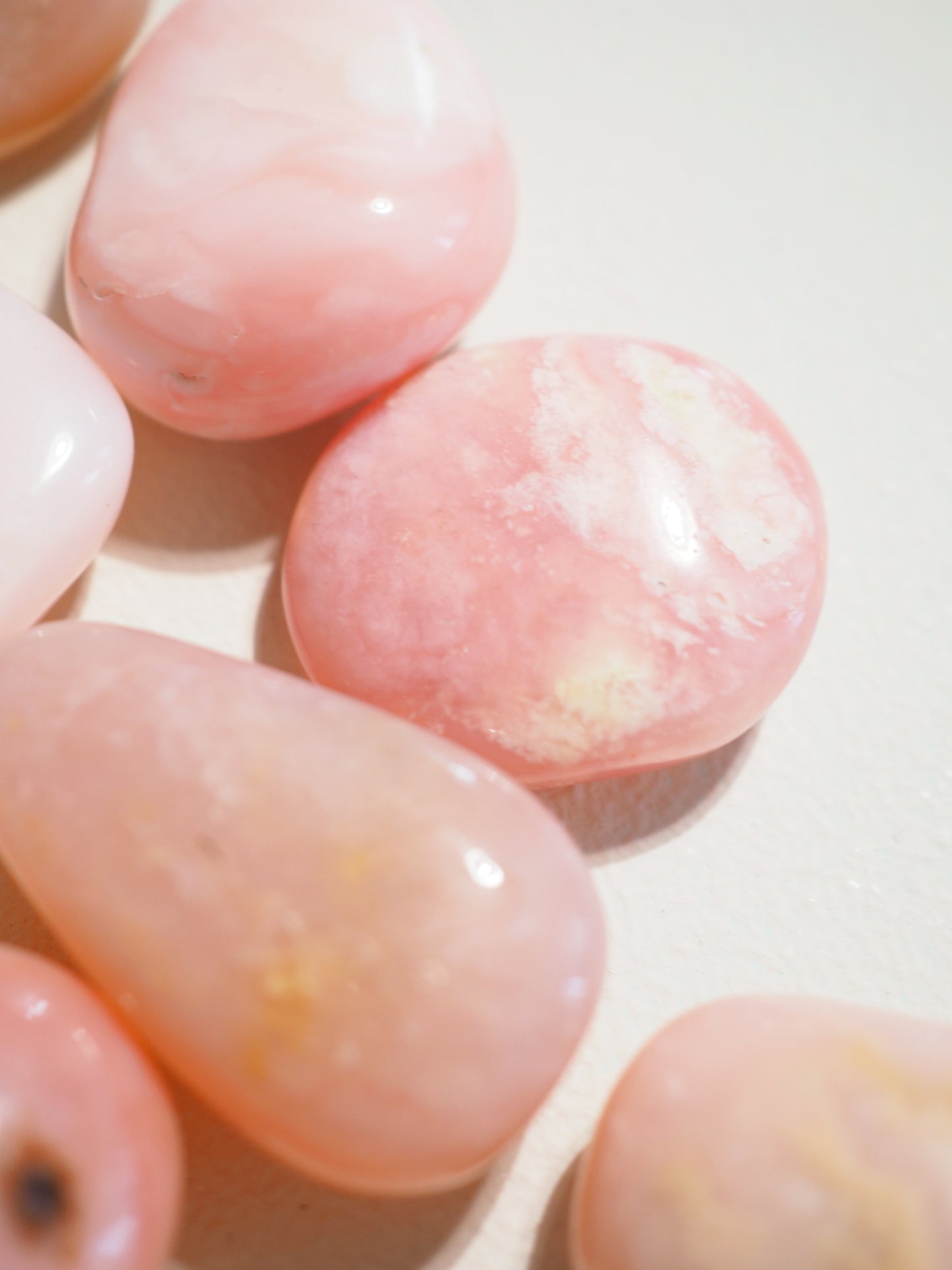 Pinker Anden Opal Trommelstein . Pink Opal from Andes Tumble ca. 1-3 cm - aus Peru HIGH QUALITY RARE