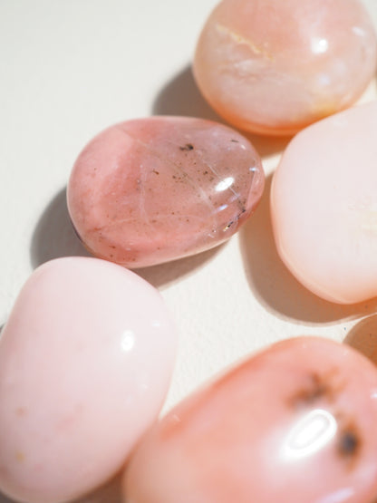 Pinker Anden Opal Trommelstein . Pink Opal from Andes Tumble ca. 1-3 cm - aus Peru HIGH QUALITY RARE