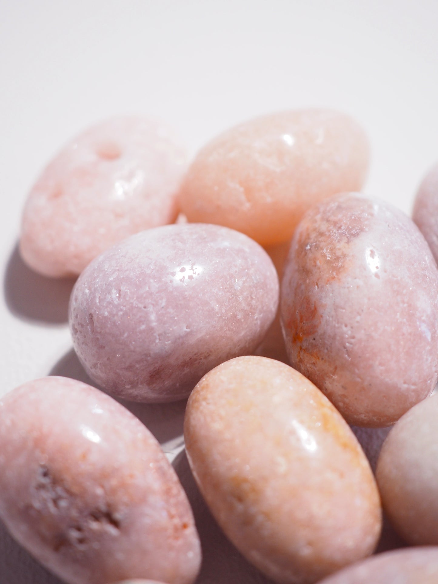 Pinker Amethyst Trommel Stein . Pink Amethyst Tumble ca. 2 - 3 cm  - aus Patagonien Chile / Argentinien
