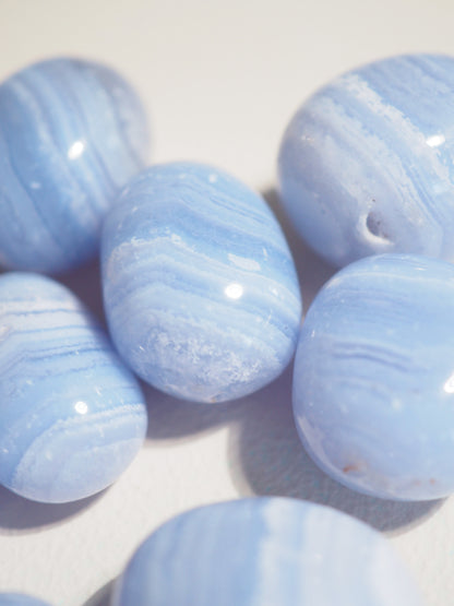 Blauer Spitzen Achat . Blue Lace Agate ca. 2cm - aus Namibia HIGH QUALITY