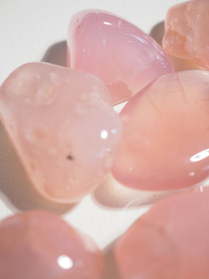 Pinker Chalcedon Trommelstein / Pink Chalcedony Tumble ca. 4-5 cm XXL - aus Mosambique HIGH QUALITY RARE