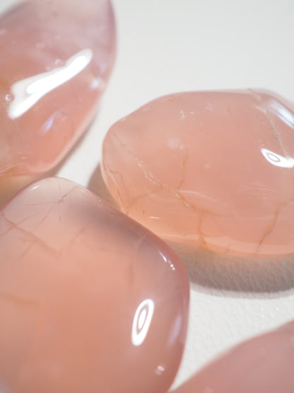 Pinker Chalcedon Trommelstein / Pink Chalcedony Tumble ca. 4-5 cm XXL - aus Mosambique HIGH QUALITY RARE