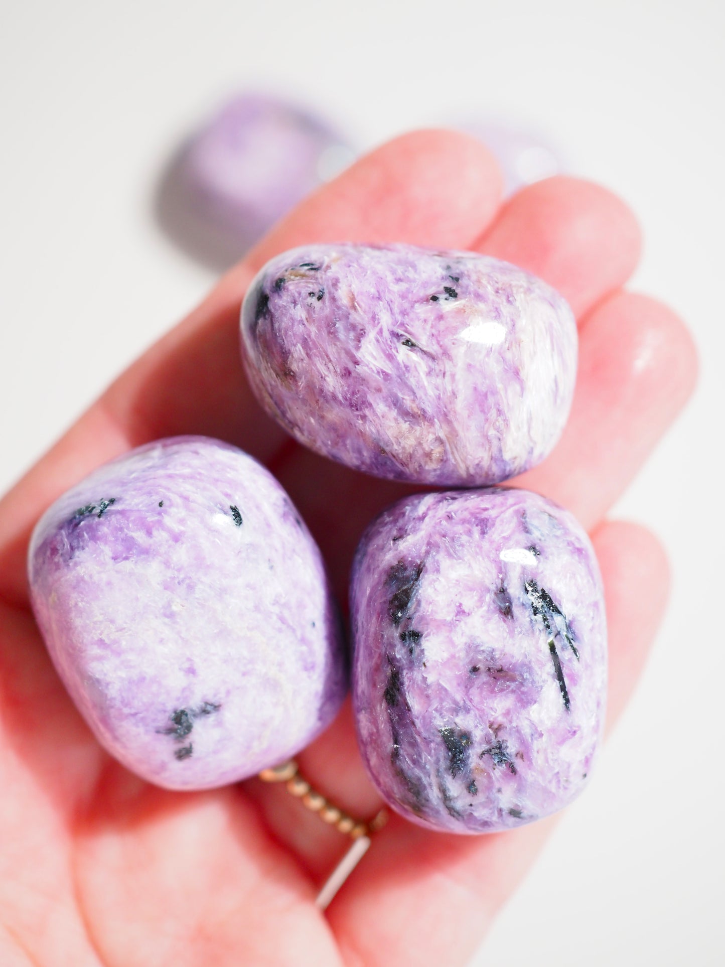 Charoit Trommelstein . CHaroite Tumble ca 3 cm - aus Russland HIGH QUALITY RARE