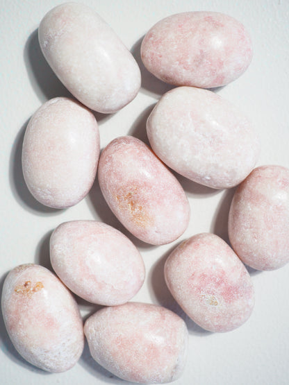 Pinker Opal Trommel Stein  . Deep Pink Opal Tumble ca 2-3 cm - Common Quality