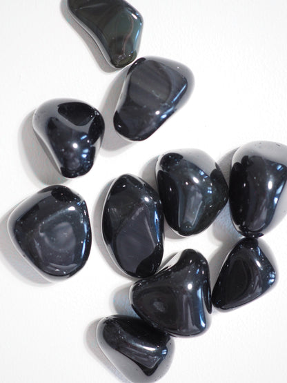 Schwarzer Obsidian Trommelstein .Obsidian Tumble ca. 2.5 cm - aus Mexiko