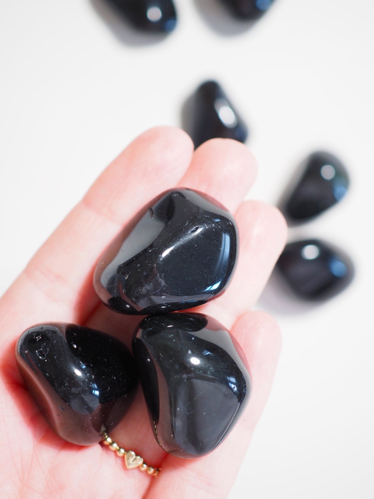 Schwarzer Obsidian Trommelstein .Obsidian Tumble ca. 2.5 cm - aus Mexiko
