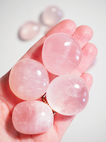 Stern Rosenquarz Trommel Stein  . Star Rosenquartz Tumble ca. 3cm CHUNKY - aus Madagascar HIGH QUALITY Handpoliert