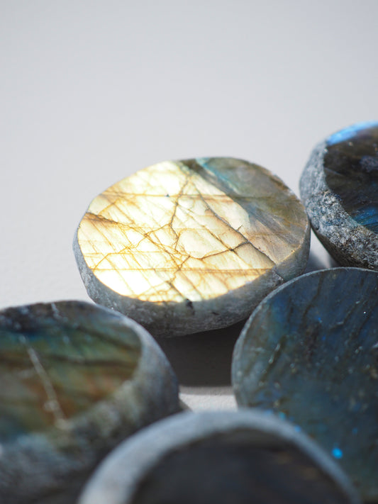 Labradorit Meditations Stein - Labradorite Meditation Stone - ca. 4-5 cm aus Madagaskar HIGH QUALITY
