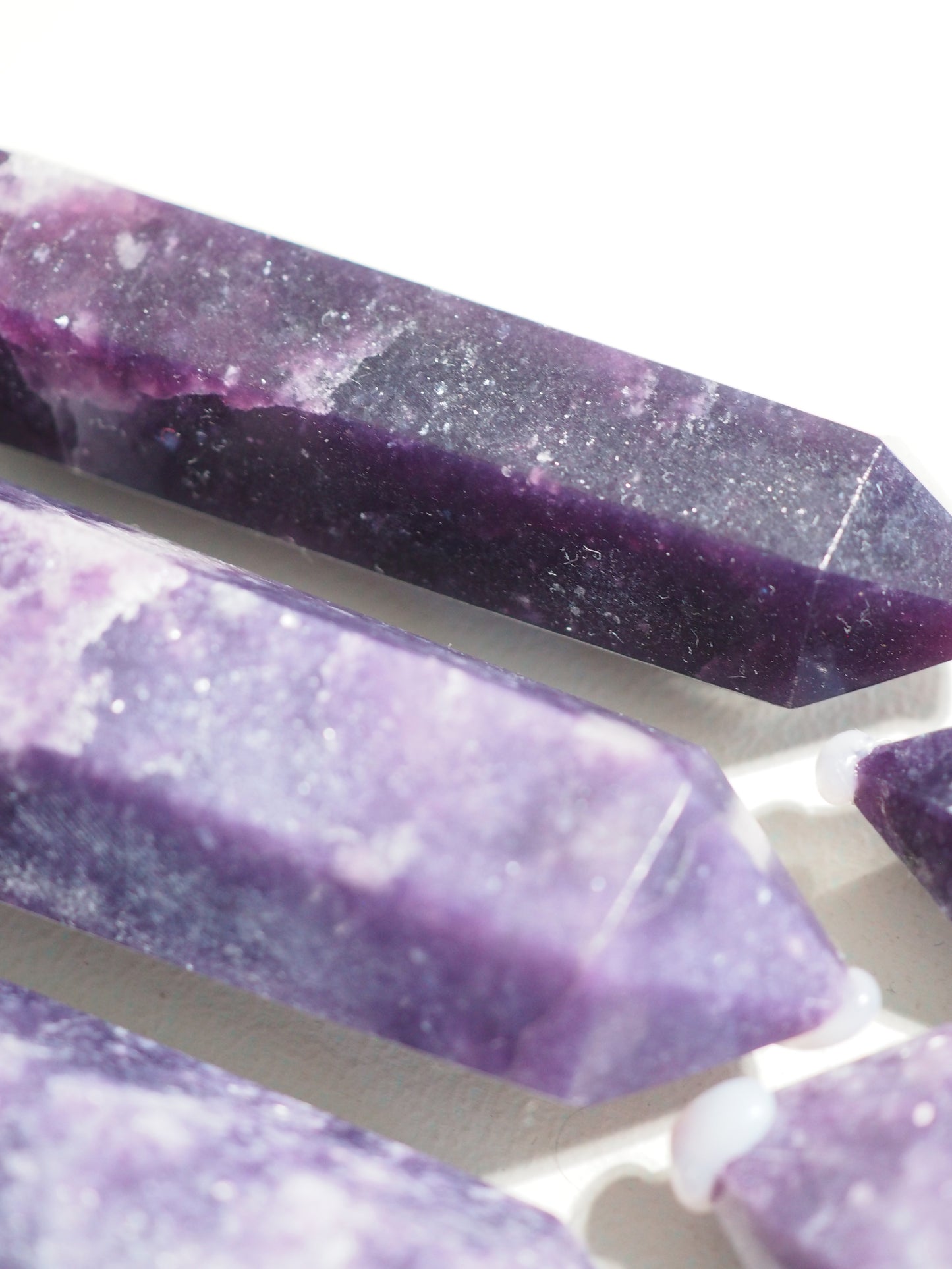Dunkle Lepidolit Spitze . Dark Lepidolite Point ca xx cm - aus