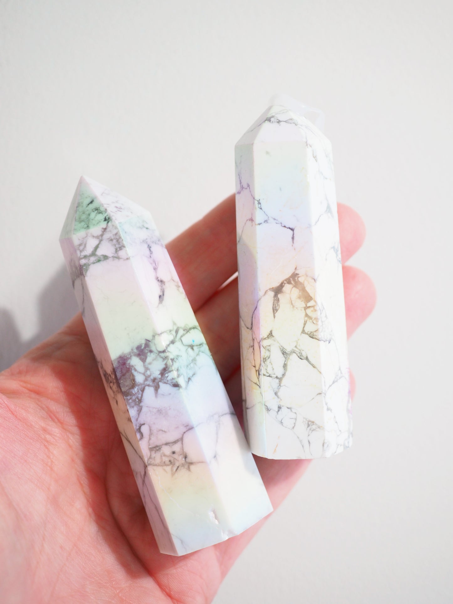 AngelAura Magnesit Spitze . AngelAura Magnesite Point ca. 8- 9cm
