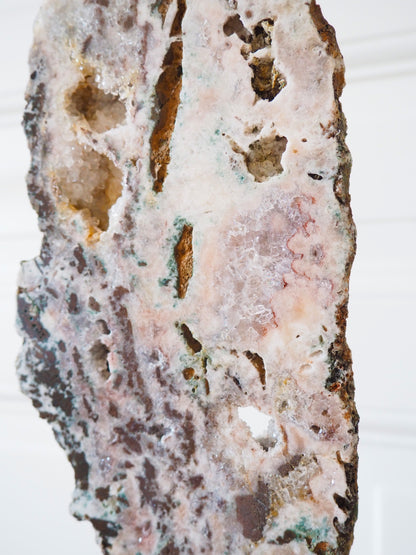 Pink Amethyst auf Ständer . Pink Amethyst on Stand ca. 34 cm [51] - aus Patagonien